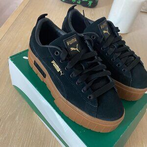 NEW with Box 7.5 Puma Mayze Gum Sole Platform Sneakers Black and Gold